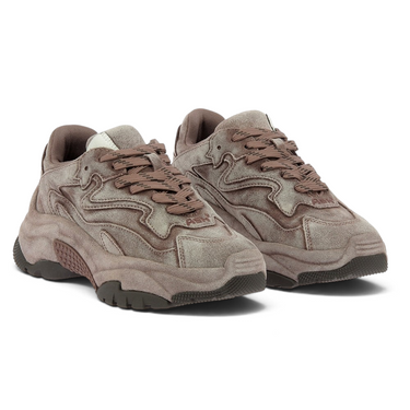 Baskets Ash Addict bis rose en daim stone wash avec semelle gomme ultra légère, disponibles chez moodeshop