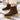 Boots artisanales Billi bi moodeshop en croûte de cuir velours marron avec doublure en laine sur sol enneigé