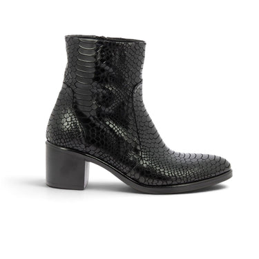 Bottines moodeshop en cuir noir façon croco avec talon bloc de 5 cm, fabriquées artisanalement en Italie.