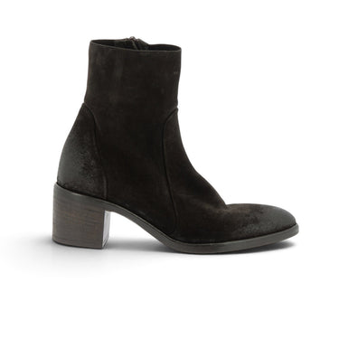 Bottines artisanales moodeshop Strategia en cuir velours ebano avec talon bloc de 5 cm, vue de profil