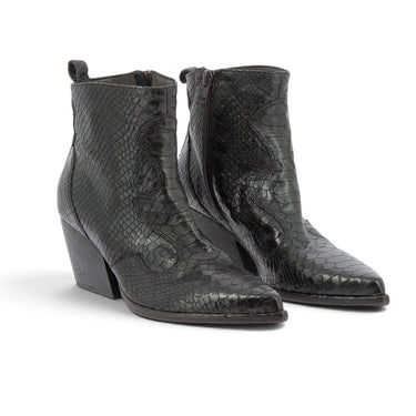 Boots Elena iachi E2040 moodeshop en cuir noir effet serpent avec talon biseauté et finition artisanale italienne