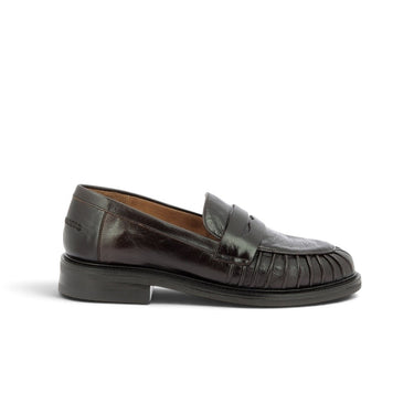 Mocassin artisanal Billi bi couleur mogano en cuir avec semelle cousue, disponible chez moodeshop