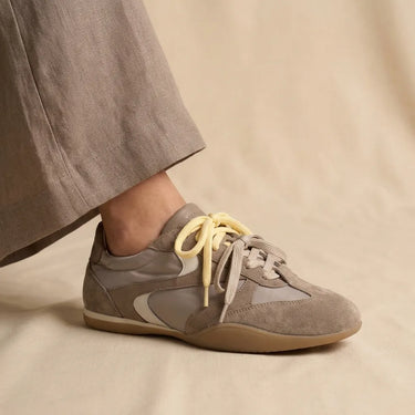 Sneaker Bronx Park-Err taupe-beige avec lacets jaunes, style élégant et confortable