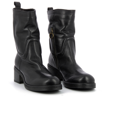 Boots tash too