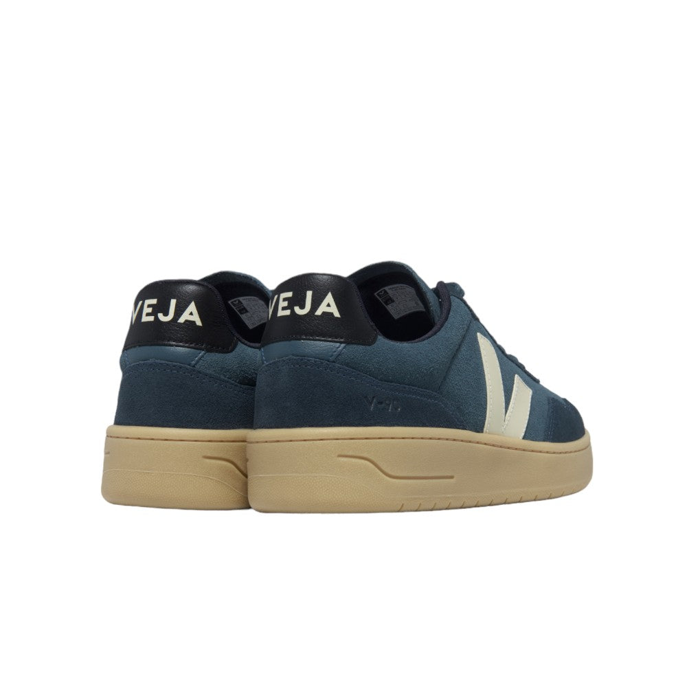 V90 suede man