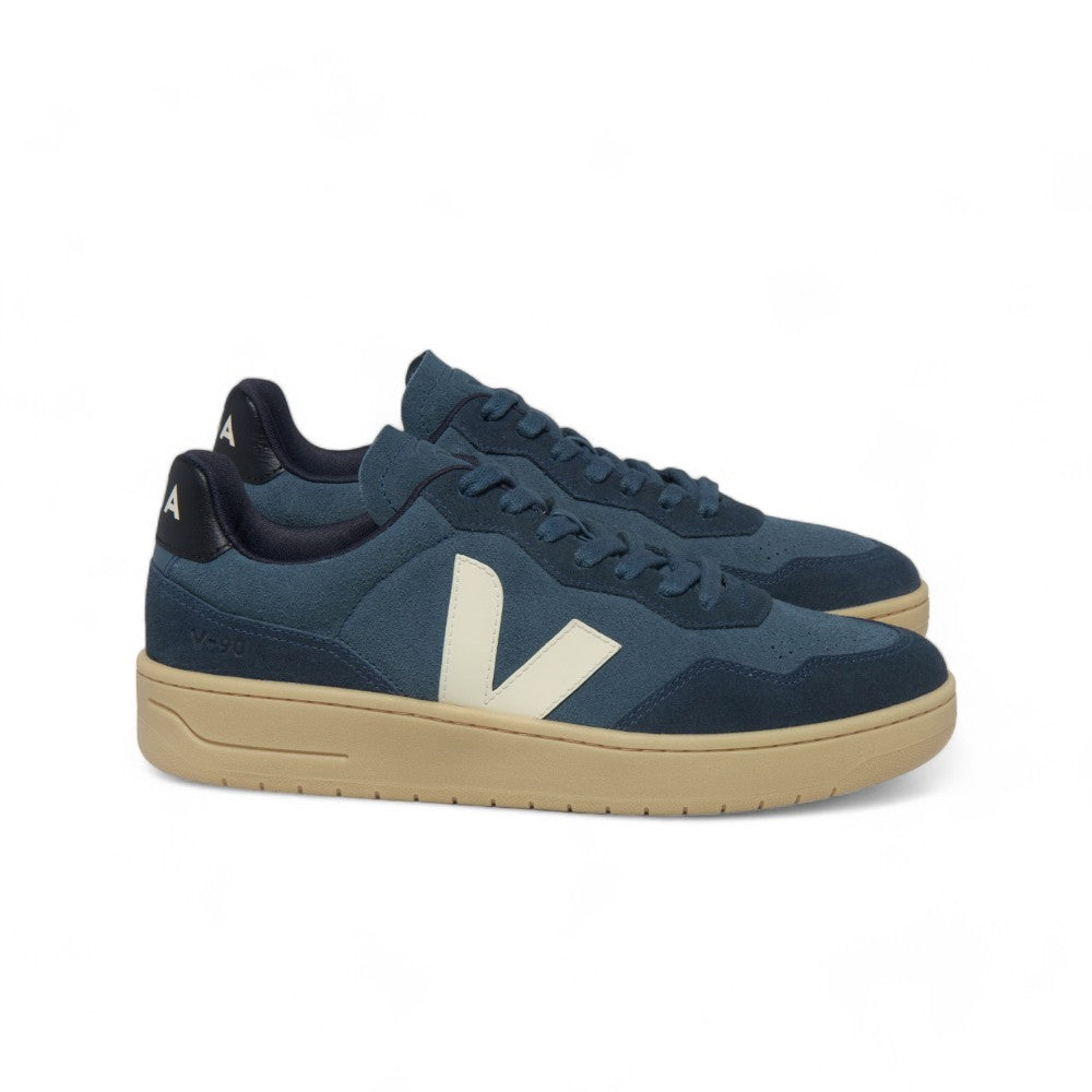 V90 suede man