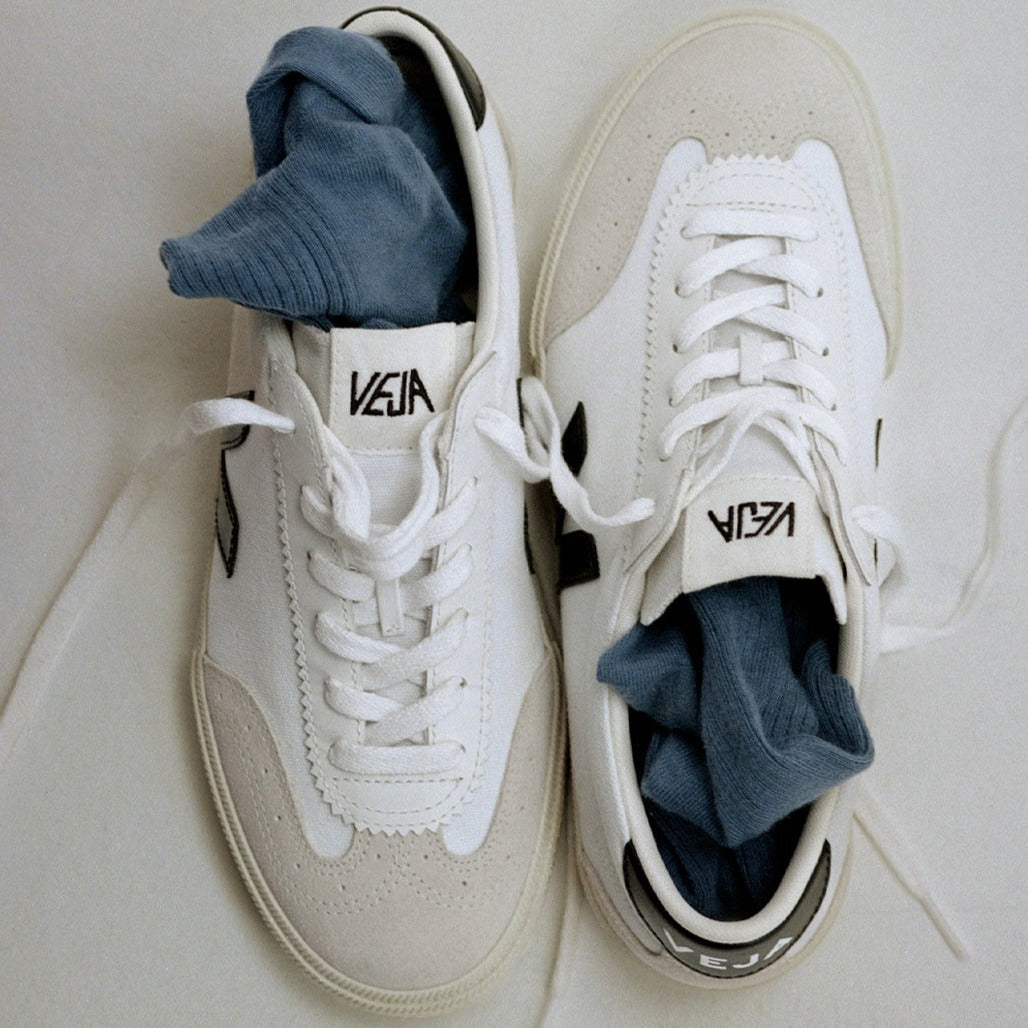 Volley man canvas