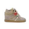 Basket compensée Serafini Manhattan 05 moodeshop en croûte de cuir velours beige avec détails colorés et semelle gomme