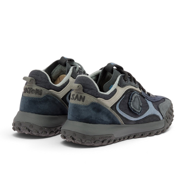 Baskets Satorisan Jacube dark blue en cuir et coton stone washed avec semelle running en gomme chez moodeshop