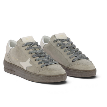 Baskets Ama brand Slam 4740 taupe en daim avec semelle en gomme cousue, disponibles chez moodeshop.