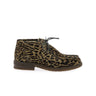 Desert boot Billi bi moodeshop en daim imprimé léopard avec doublure en laine et semelle en crêpe
