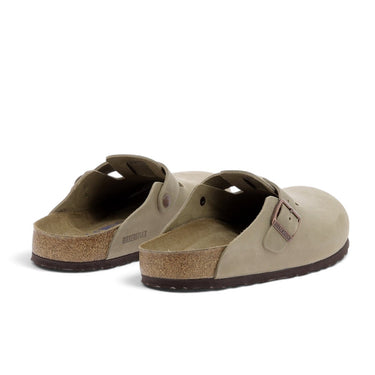 Sabots Birkenstock moodeshop Boston en cuir velours tabacco brown avec semelle en liège et boucle réglable