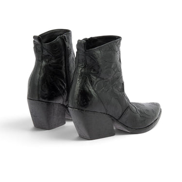 Bottines artisanales Elena iachi pour moodeshop en cuir noir avec motif laser et talon vintage de 6 cm
