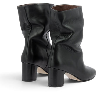 Bottines artisanales moodeshop Lully 55 en cuir de veau noir avec talon recouvert de 5,5 cm, vue arrière