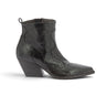 Bottines moodeshop Elena Iachi en cuir noir effet serpent avec talon biseauté de 6 cm, fabriquées en Italie