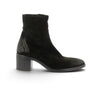 Bottines artisanales Strategia pour moodeshop en cuir velours noir avec talon bloc de 5 cm, vue de profil