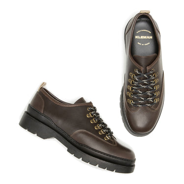 Chaussures basses Courrier cg moodeshop par Kleman en cuir marron avec semelle gomme crantée et lacets de randonnée