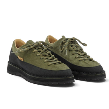 Chaussures artisanales Cime Fimon en daim vert avec semelle Vibram légère et lacets robustes, vendues par moodeshop