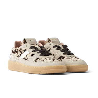 Baskets moodeshop Date Court 2.0 en daim beige et cuir façon poil de vache tacheté avec semelle en caoutchouc naturel