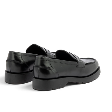 Mocassins Kleman Cotteur 2 en cuir lisse noir avec semelle crantée antidérapante, vus de dos sur moodeshop