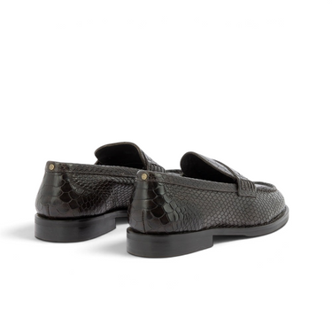 Mocassins artisanaux moodeshop Tran-sitt en cuir marron foncé effet serpent avec talon bas de 1 cm