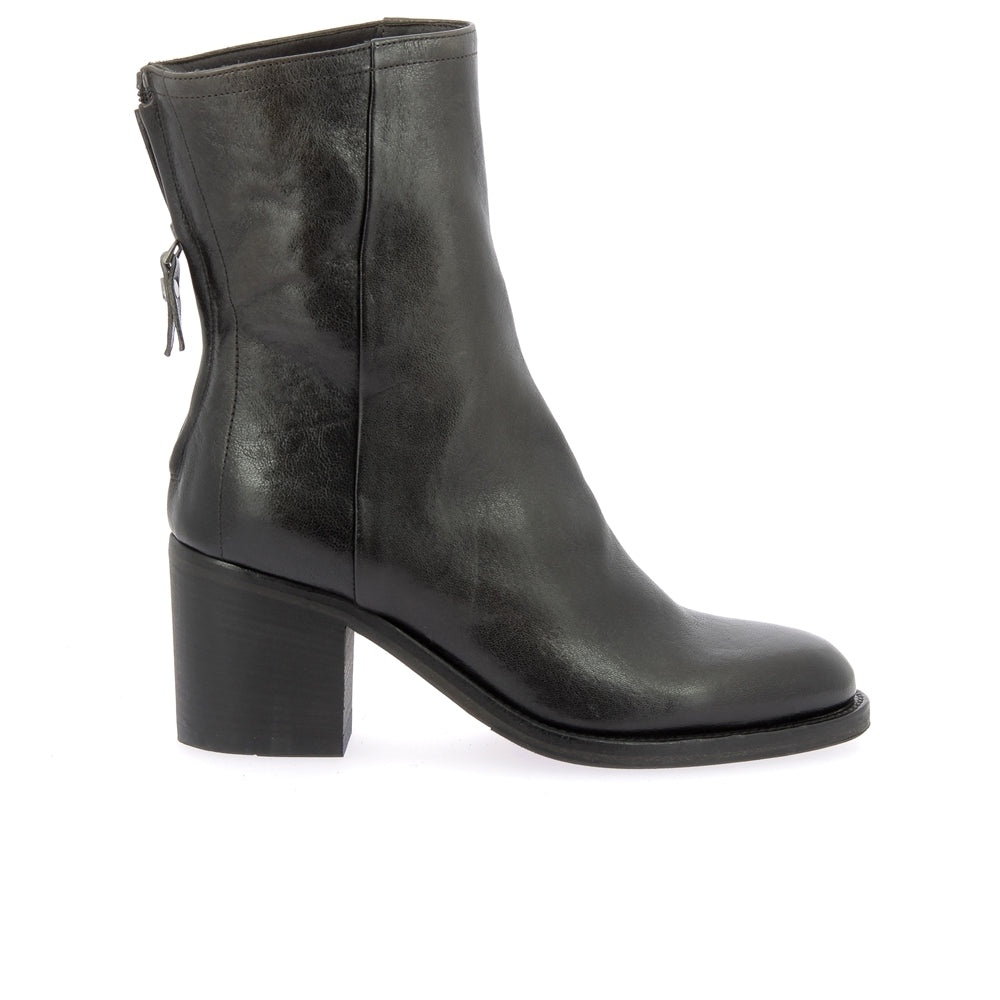 Boots 16561