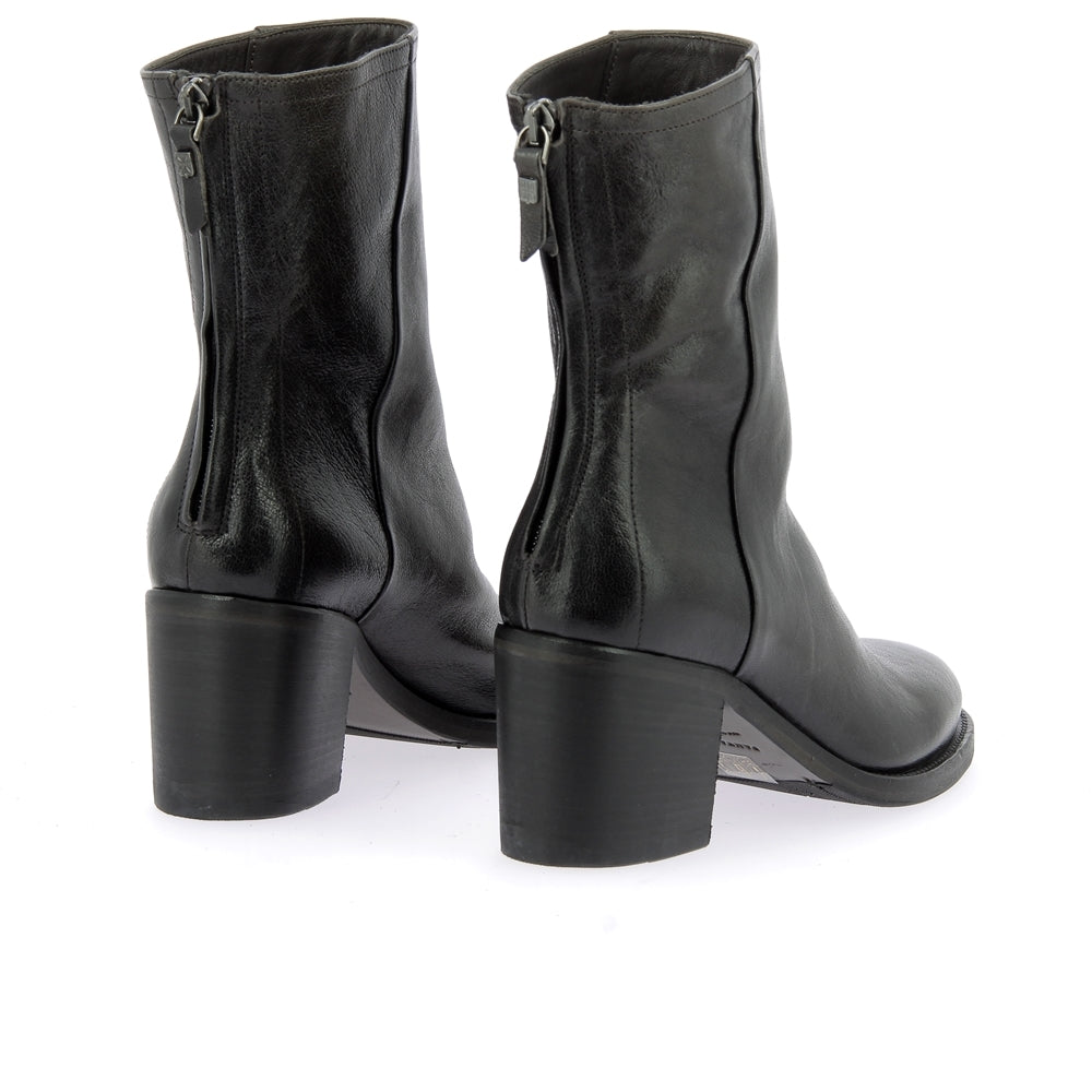Boots 16561