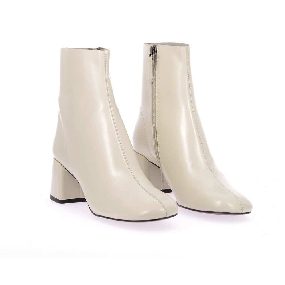 Boots ursula