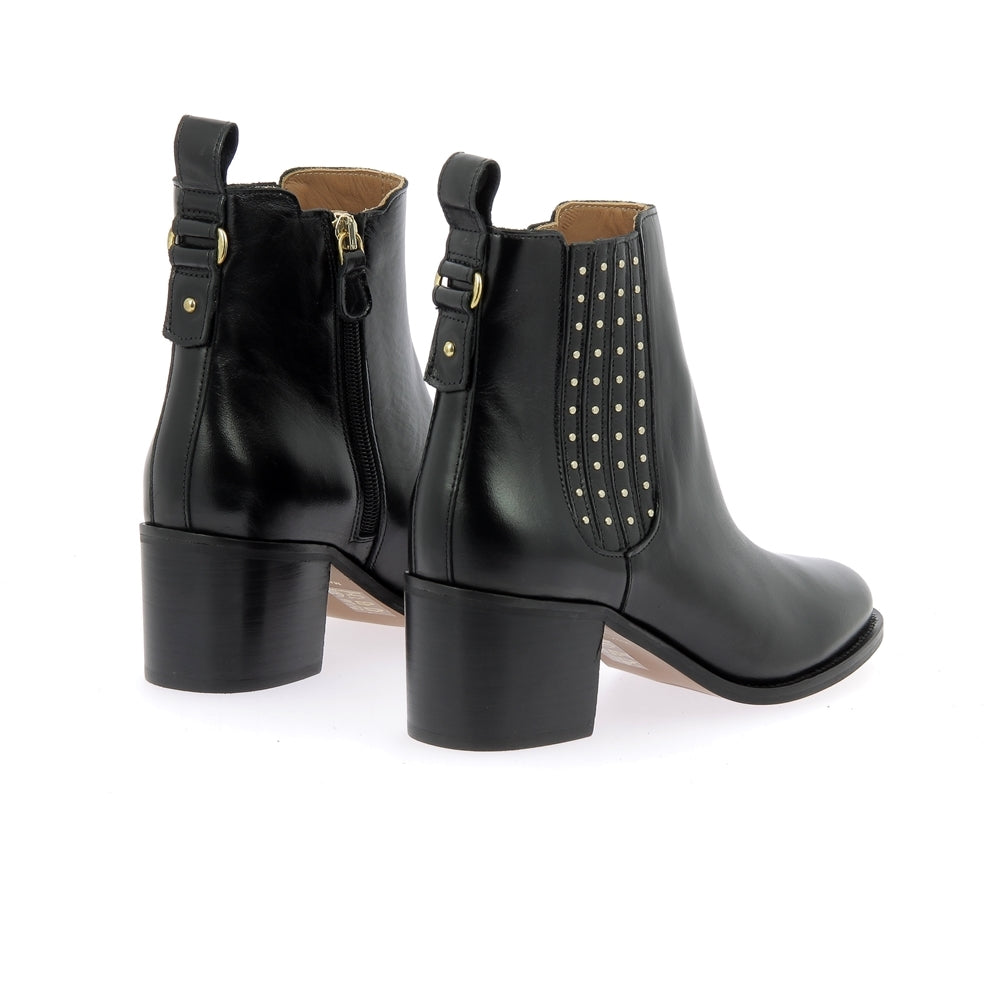 Boots cecilia clous