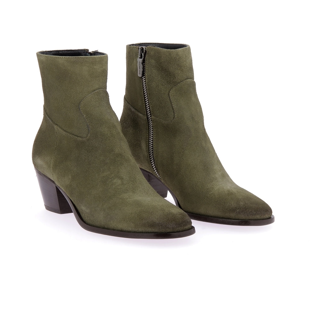 Boots 3833