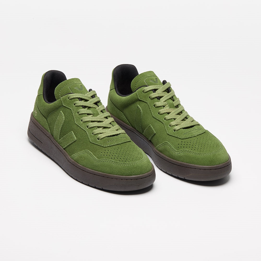 V90 suede man