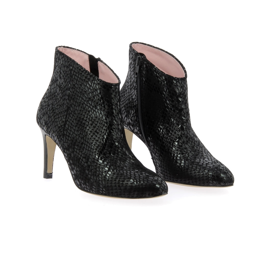 Boots emily