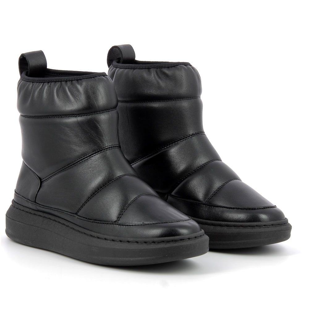 Boots moon