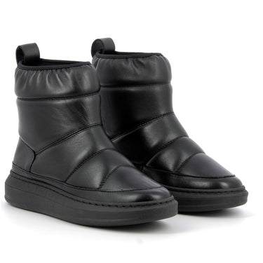 Boots moon