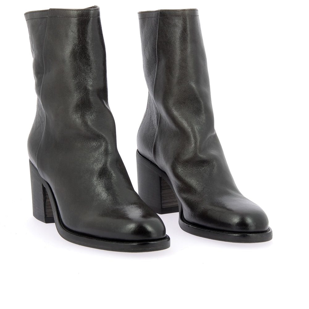 Boots 16561