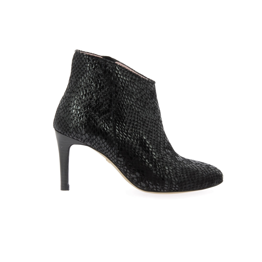 Boots emily