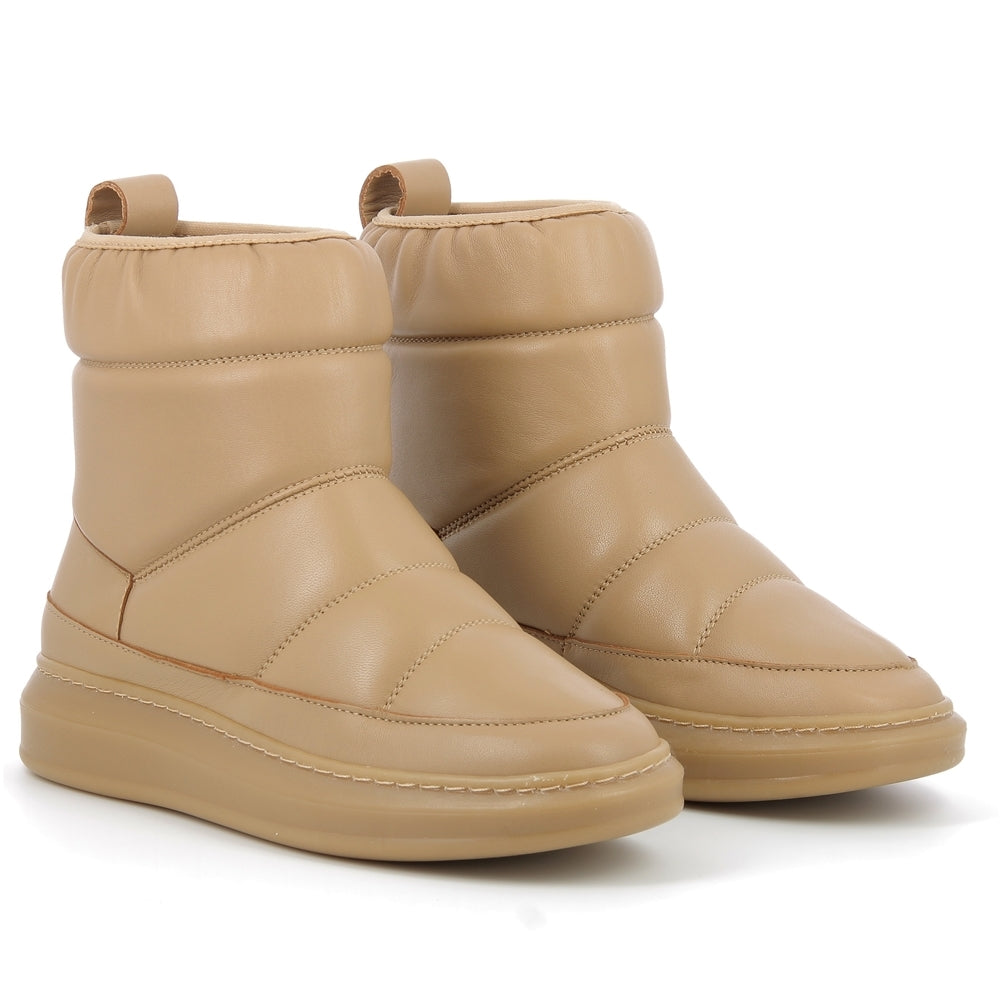 Boots moon