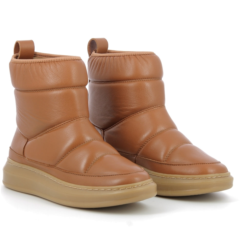 Boots moon