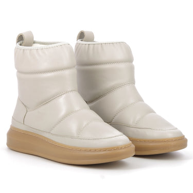 Boots moon