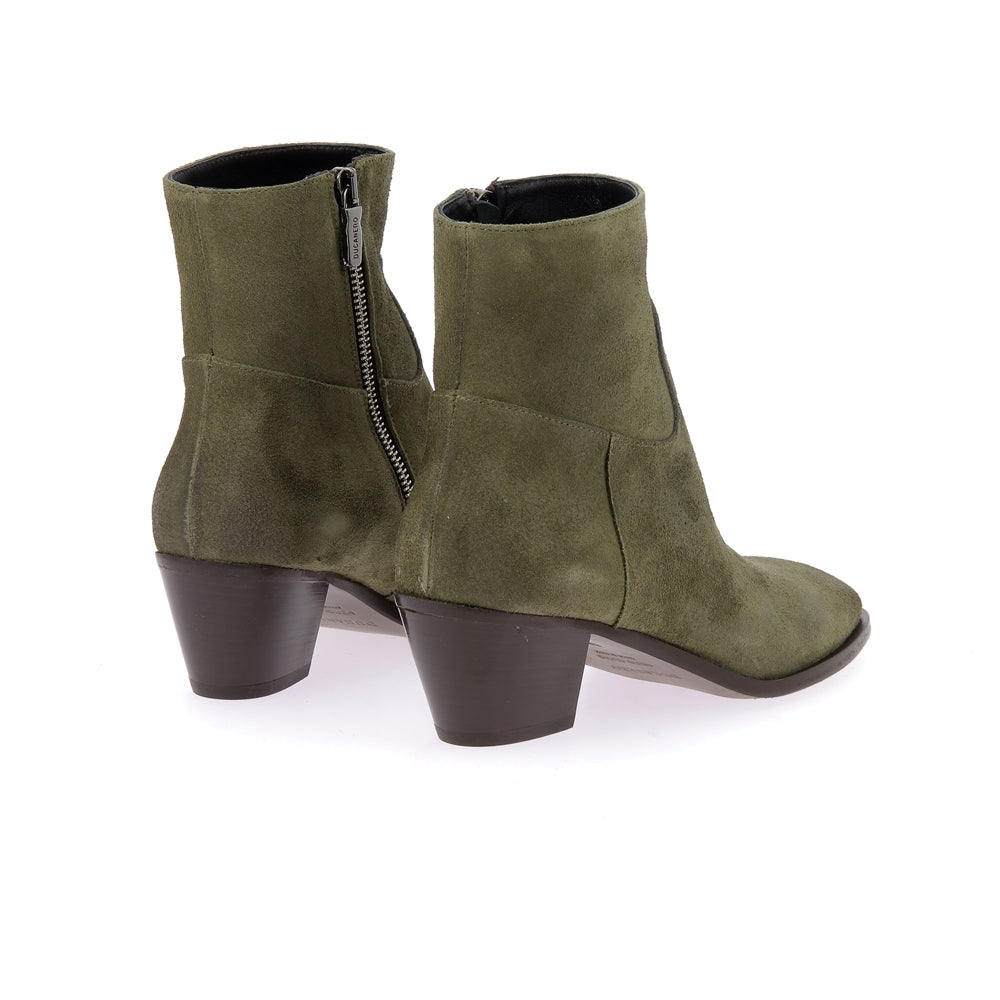 Boots 3833