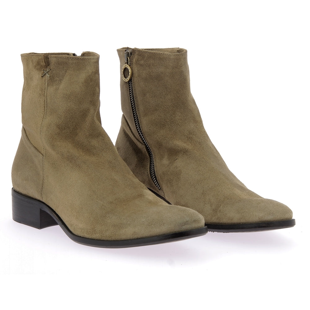 Boots chance cale