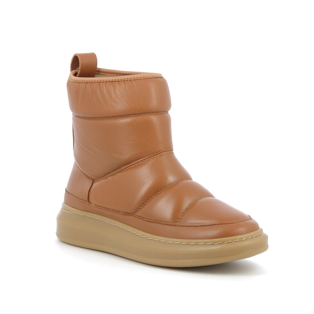 Boots moon