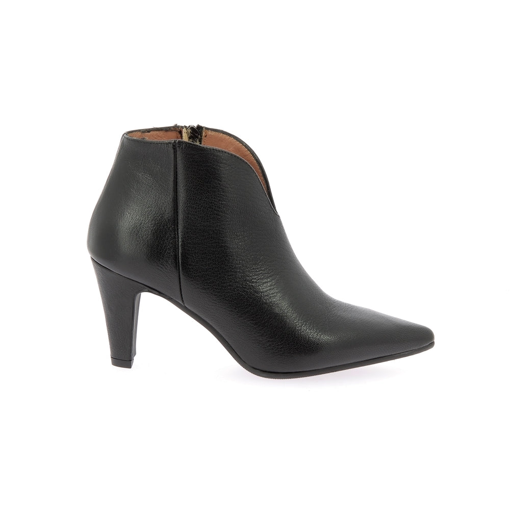 Boots 8756 r