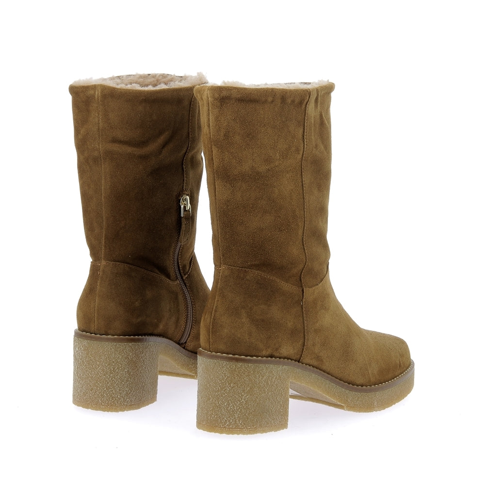 Boots emiliana
