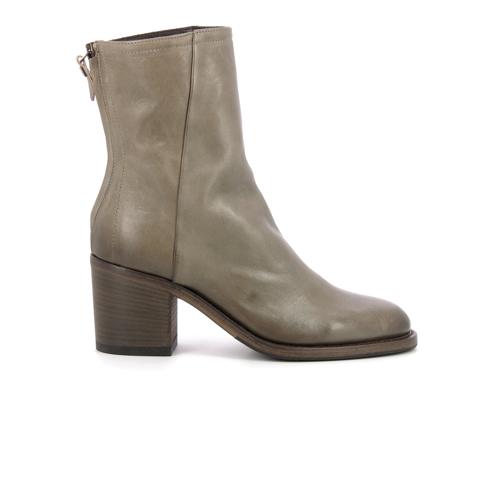 Boots 15548