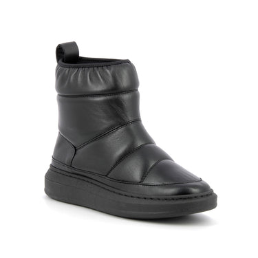 Boots moon
