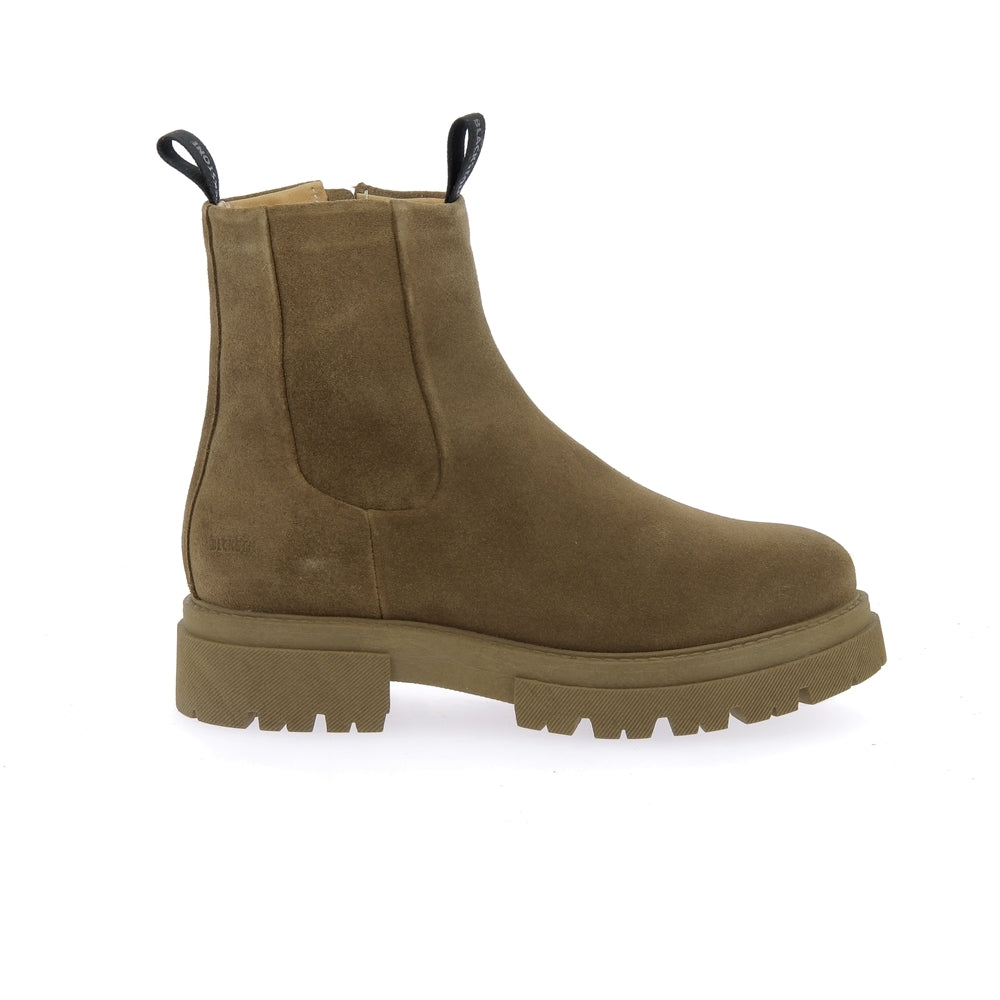 Boots asta