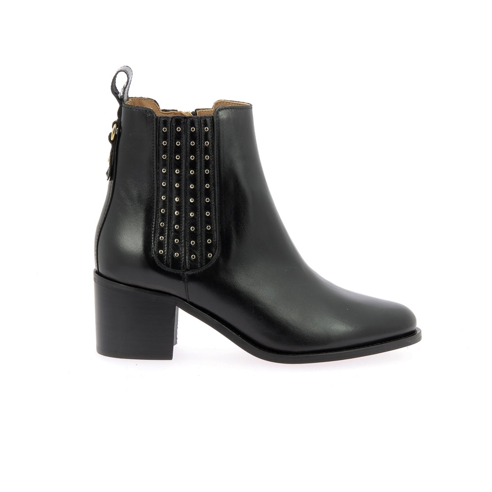 Boots cecilia clous