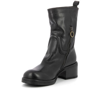 Boots tash too